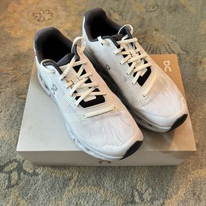 Women’s On Cloudgo running shoes